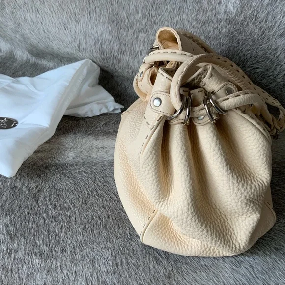 FENDI Cream pebbled Leather Handbag - Picture 4 of 12